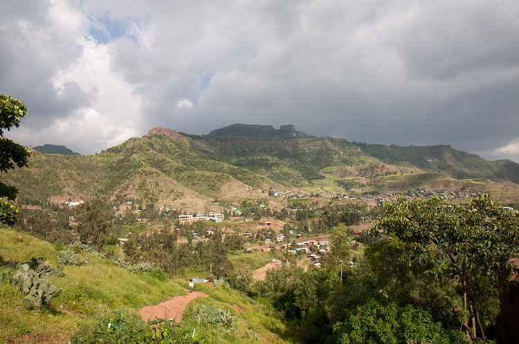 30_Lalibela_00_walkingAround_29